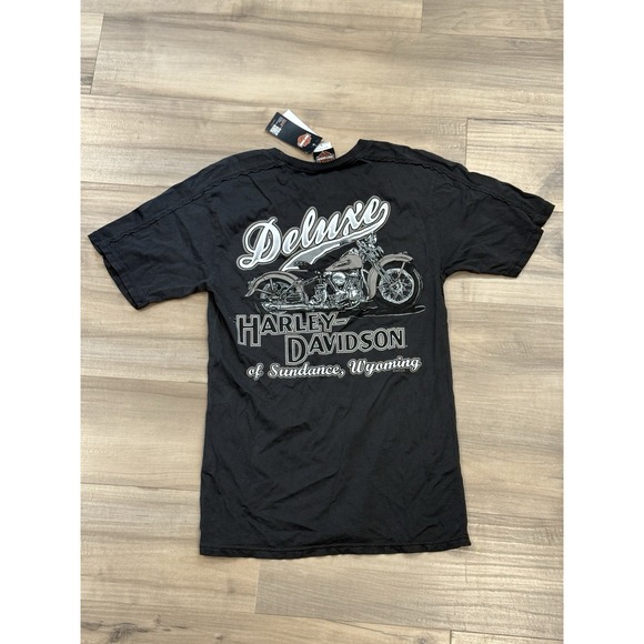 Harley-Davidson Deluxe‎ Of  Sundance, WY Black T-shirt Raw Edge Men's Small - Picture 2 of 8